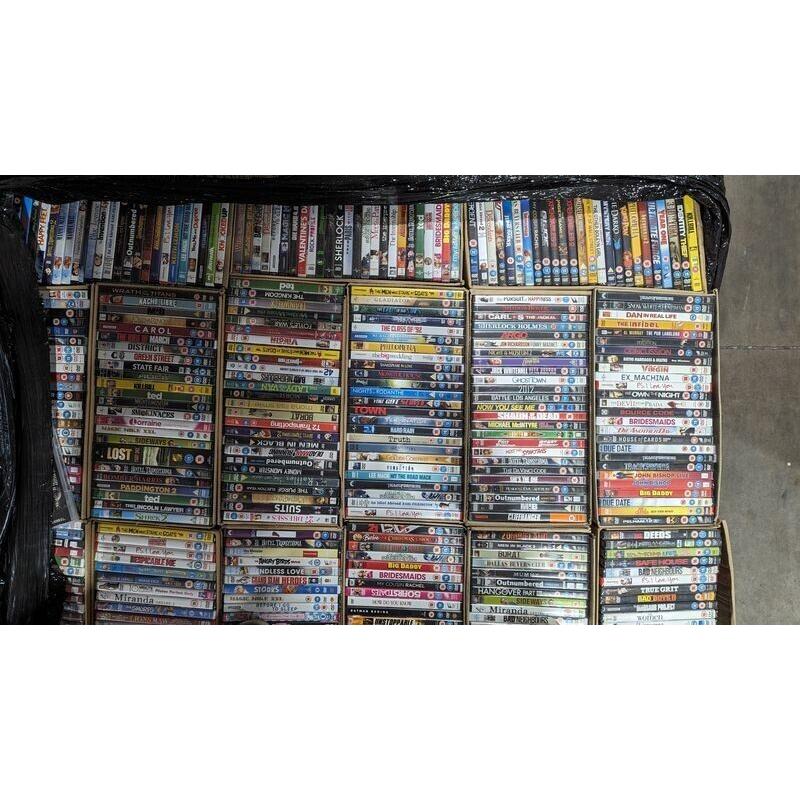 100 BRAND NEW SEALED  DVDS GREAT TO WATCH OR RESALE CHEAP WHOLESALE DVDS